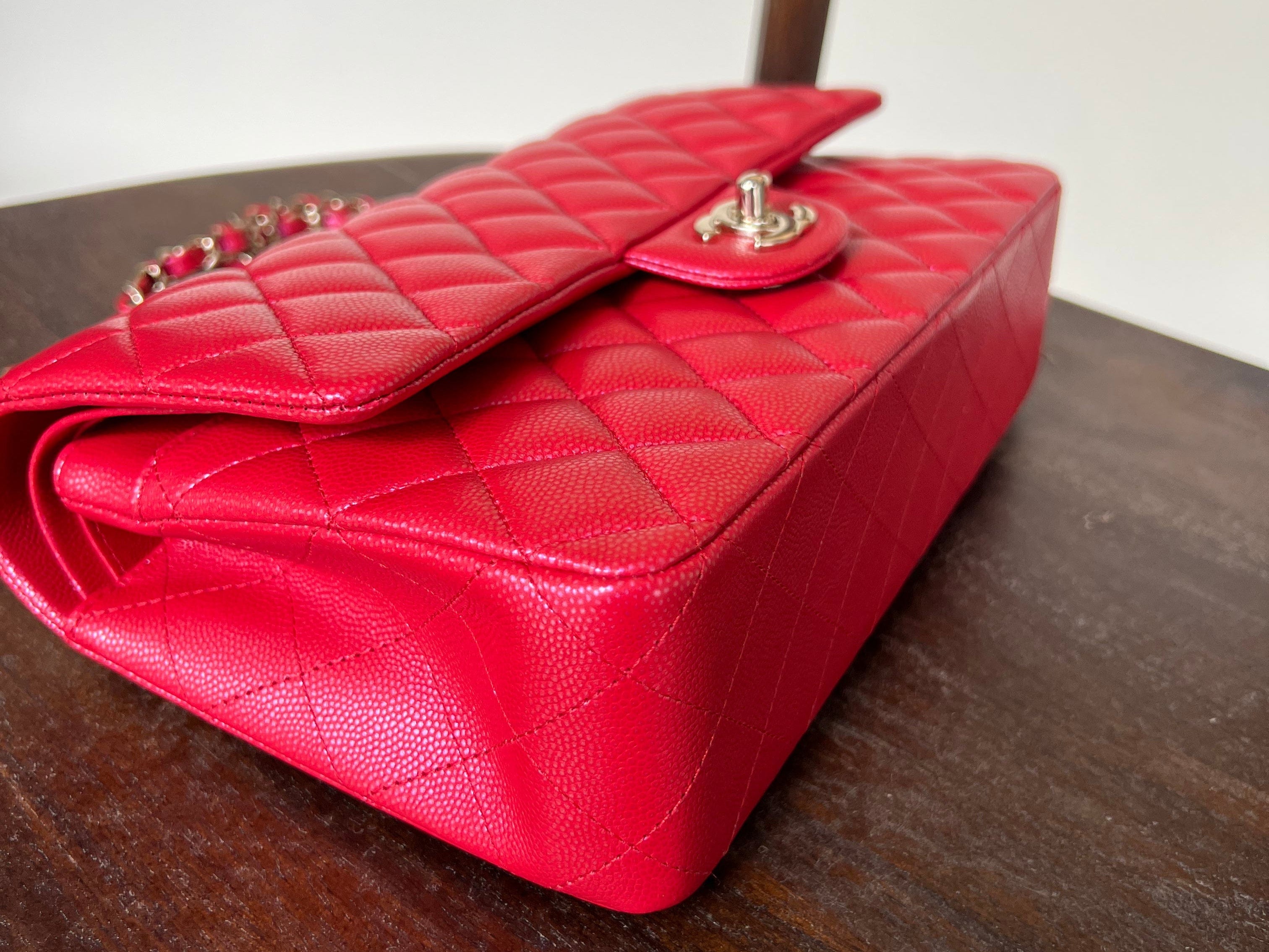 Chanel Handbag 21S Red Iridescent Caviar Quilted Classic Flap Medium -Knockoff
