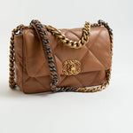 CHANEL Handbag 22A Caramel / Light Brown Lambskin Quilted 19 Flap Small MHW -Knockoff
