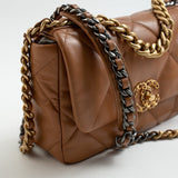 CHANEL Handbag 22A Caramel / Light Brown Lambskin Quilted 19 Flap Small MHW -Knockoff
