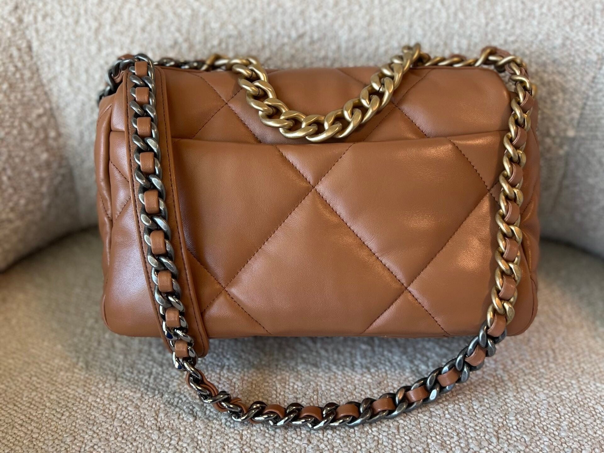 CHANEL Handbag 22A Caramel/Light Brown Lambskin Quilted 19 Flap Small Mixed Hardware -Knockoff
