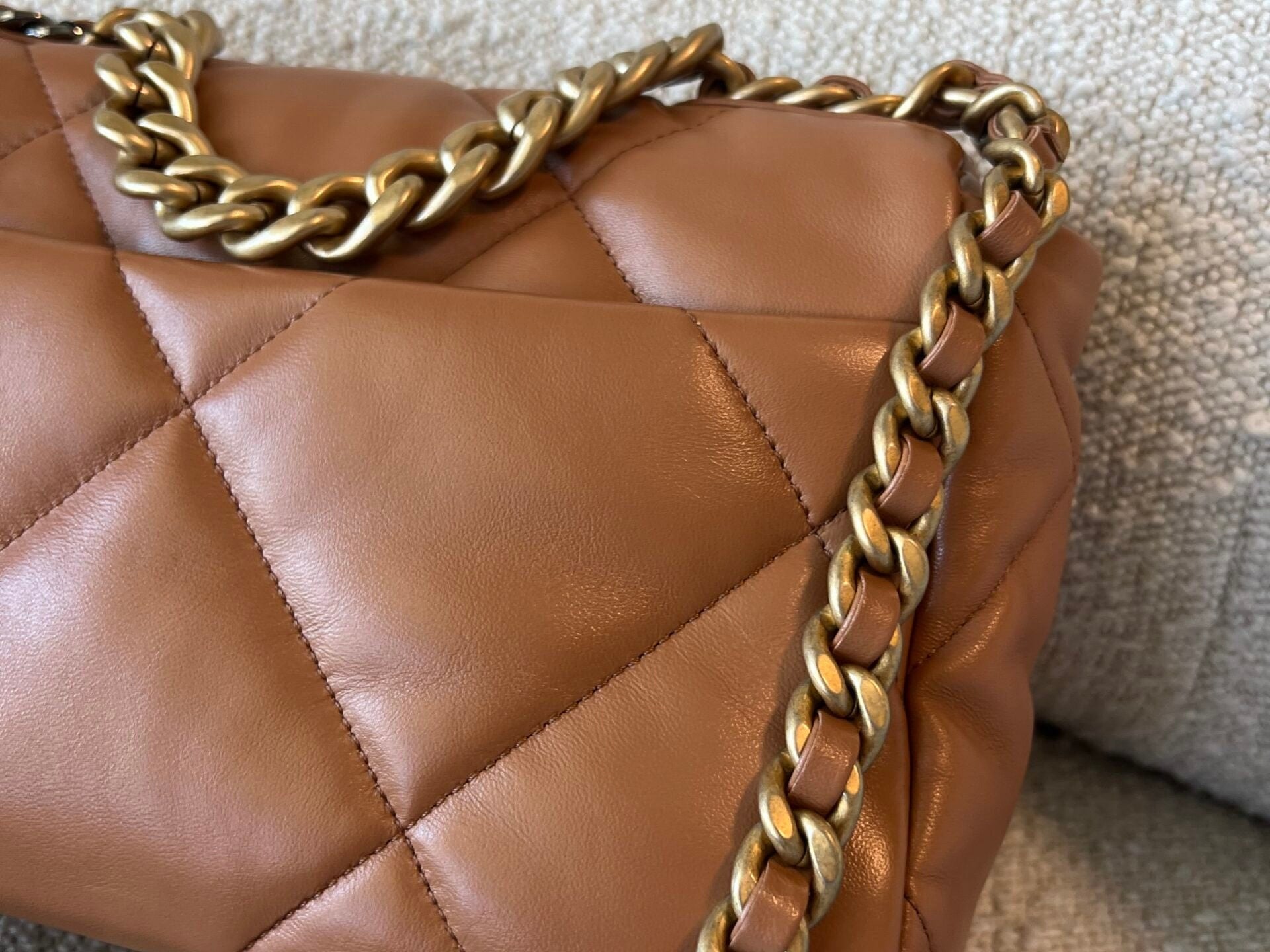 CHANEL Handbag 22A Caramel/Light Brown Lambskin Quilted 19 Flap Small Mixed Hardware -Knockoff
