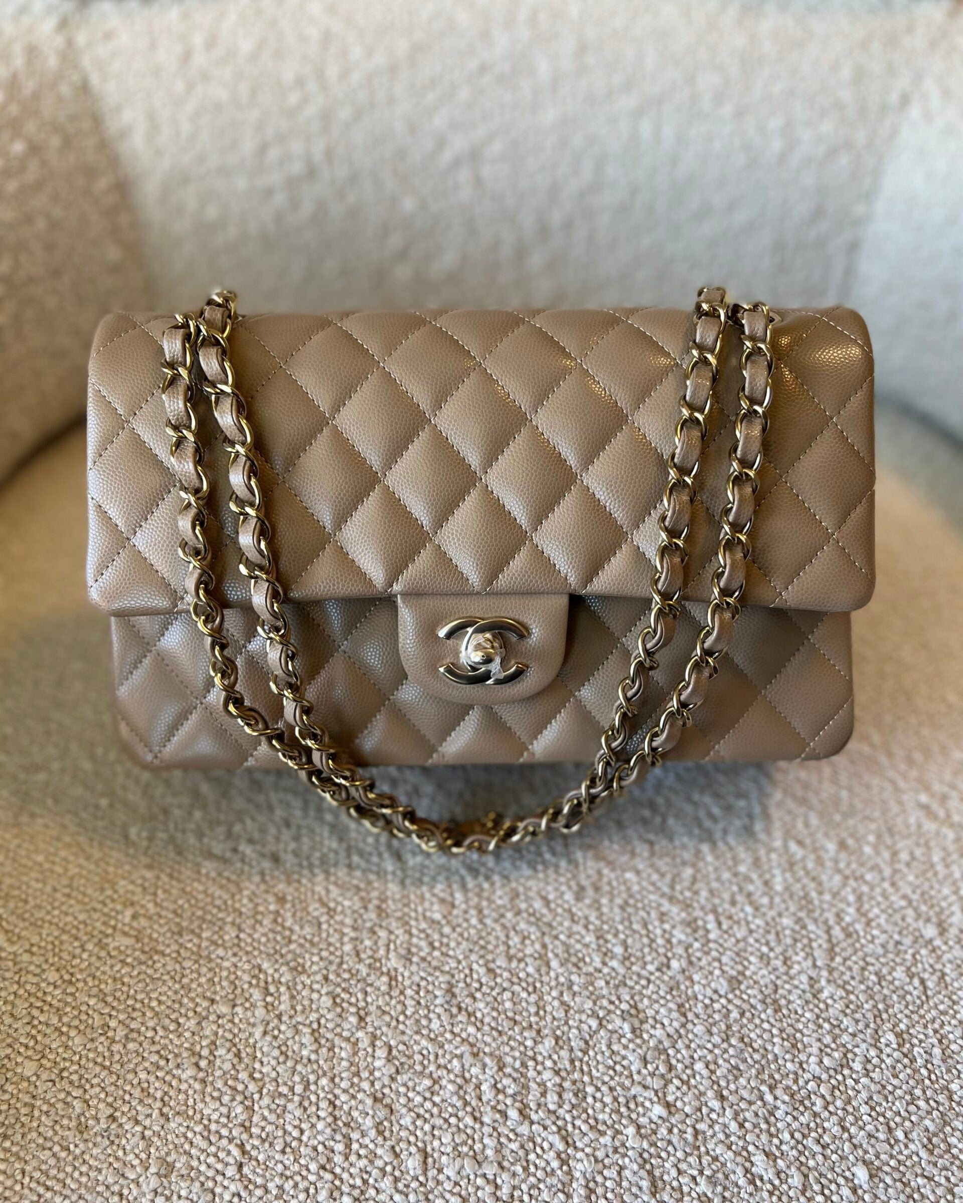 CHANEL Handbag 22A Dark Beige Caviar Quilted Classic Flap Medium LGHW -Knockoff
