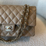 CHANEL Handbag 22A Dark Beige Caviar Quilted Classic Flap Medium LGHW -Knockoff
