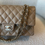 CHANEL Handbag 22A Dark Beige Caviar Quilted Classic Flap Medium LGHW -Knockoff
