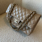 CHANEL Handbag 22A Dark Beige Caviar Quilted Classic Flap Medium LGHW -Knockoff
