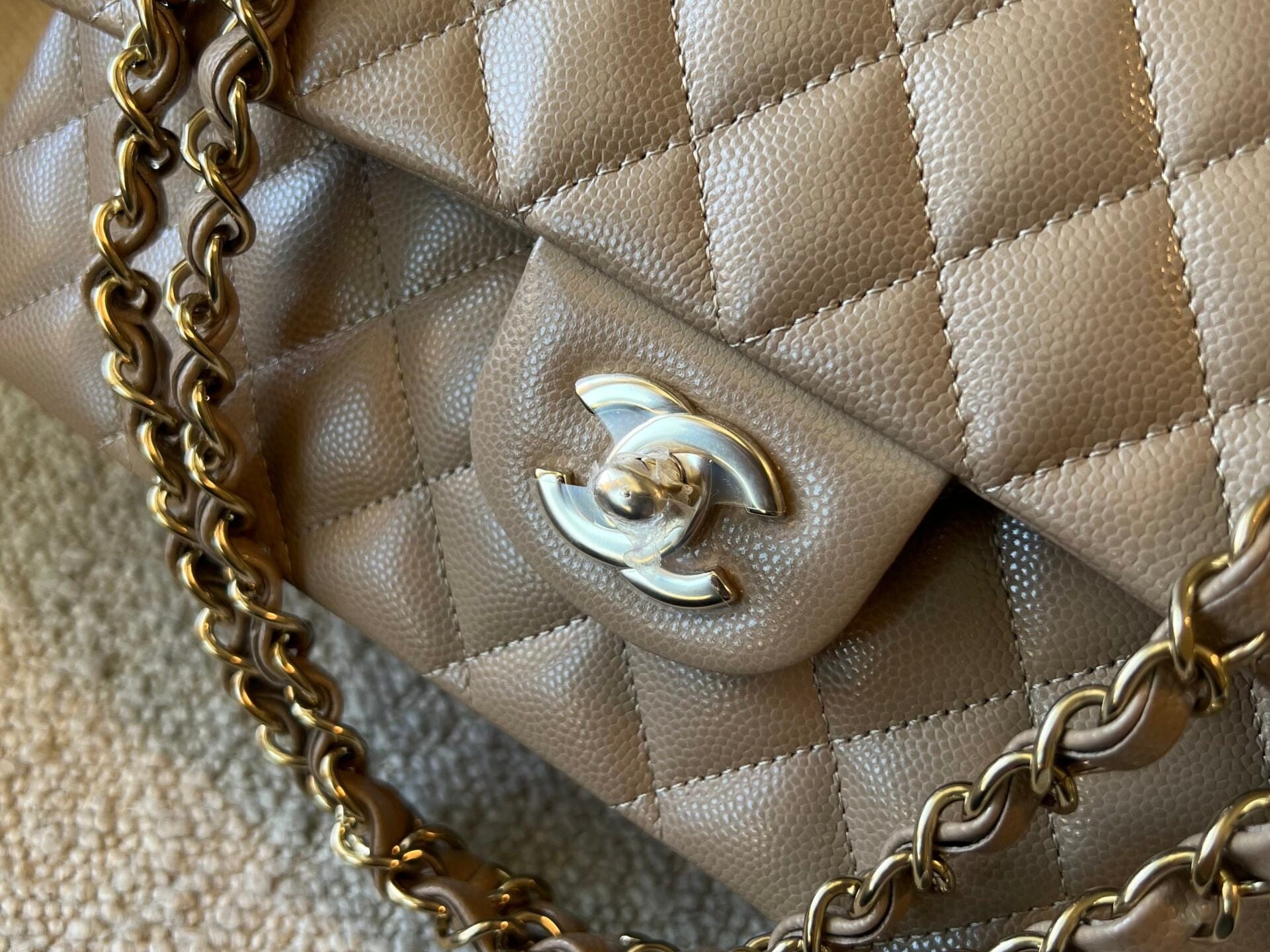 CHANEL Handbag 22A Dark Beige Caviar Quilted Classic Flap Medium LGHW -Knockoff
