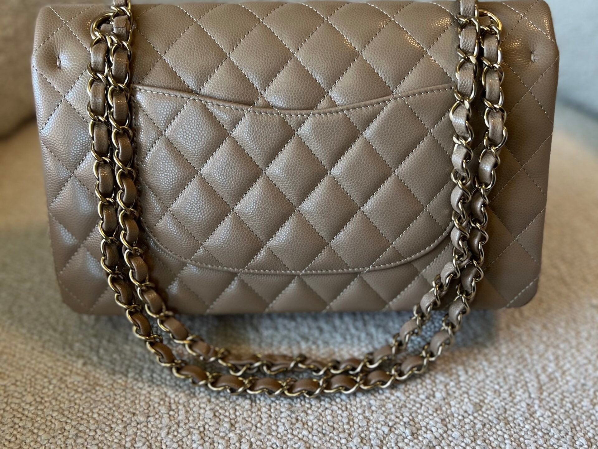 CHANEL Handbag 22A Dark Beige Caviar Quilted Classic Flap Medium LGHW -Knockoff
