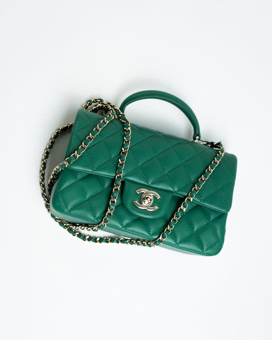 CHANEL Handbag 22A Emerald Green Lambskin Quilted Mini Top Handle LGHW -Knockoff
