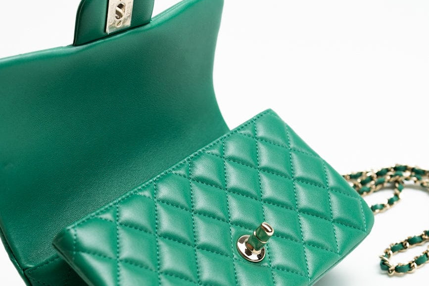 CHANEL Handbag 22A Emerald Green Lambskin Quilted Mini Top Handle LGHW -Knockoff
