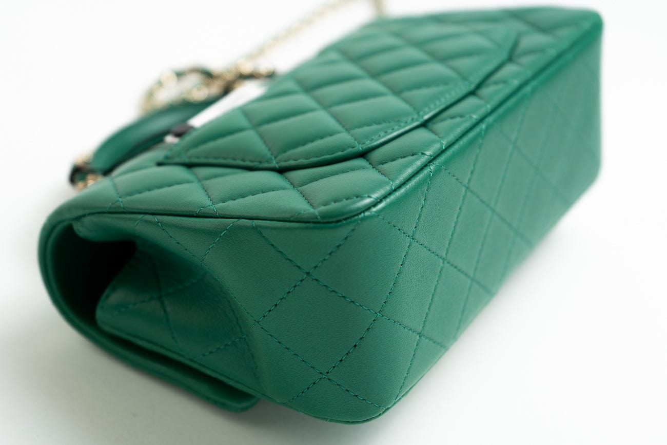 CHANEL Handbag 22A Emerald Green Lambskin Quilted Mini Top Handle LGHW -Knockoff
