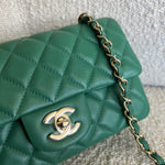 CHANEL Handbag 22A Green Mini Rectangular Lambskin Quilted LGHW -Knockoff
