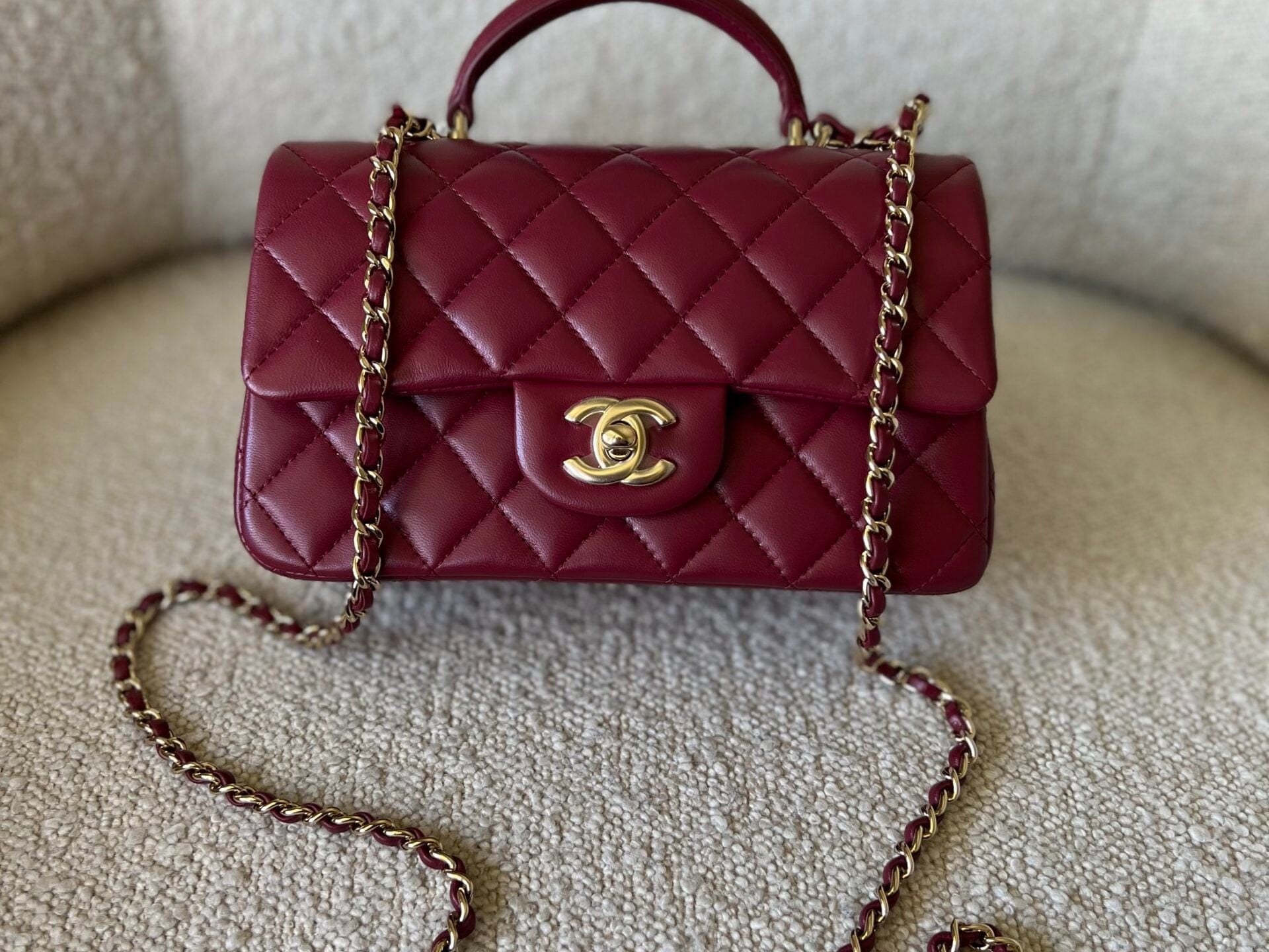 CHANEL Handbag 22A Mini Burgundy Lambskin Quilted Single Flap with Top handle Light Gold Hardware -Knockoff
