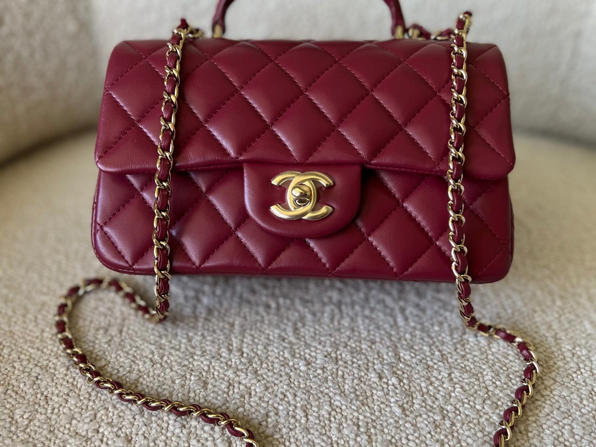 CHANEL Handbag 22A Mini Burgundy Lambskin Quilted Single Flap with Top handle Light Gold Hardware -Knockoff
