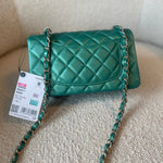 CHANEL Handbag 22A Mini Rectangular Iridescent Green Lambskin Quilted Single Flap LGHW -Knockoff
