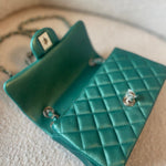 CHANEL Handbag 22A Mini Rectangular Iridescent Green Lambskin Quilted Single Flap LGHW -Knockoff
