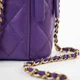 CHANEL Handbag 22A Purple Lambskin Quilted Vanity Case w/ Mirror Light Gold Hardware -Knockoff
