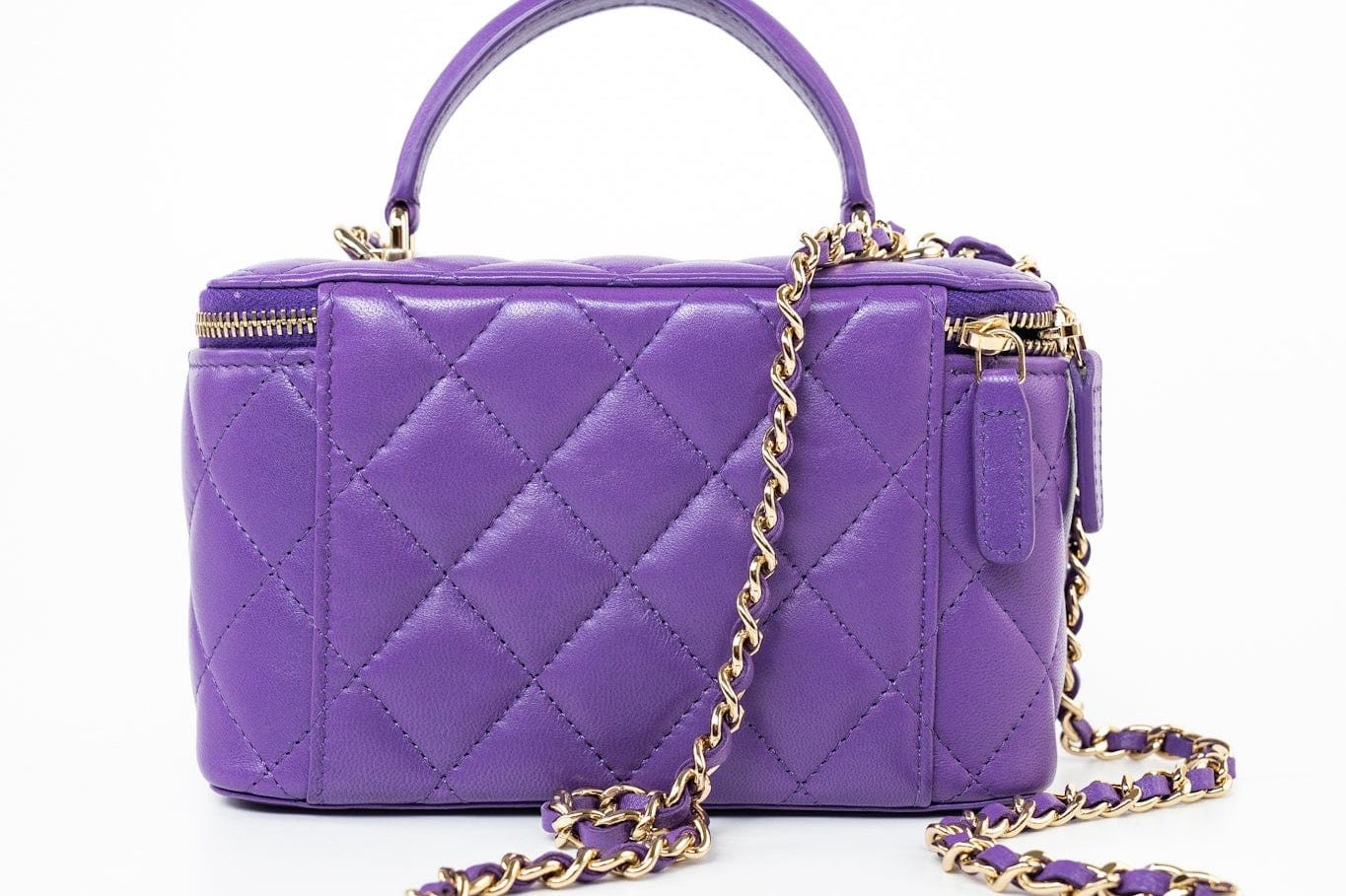 CHANEL Handbag 22A Purple Lambskin Quilted Vanity Case w/ Mirror Light Gold Hardware -Knockoff
