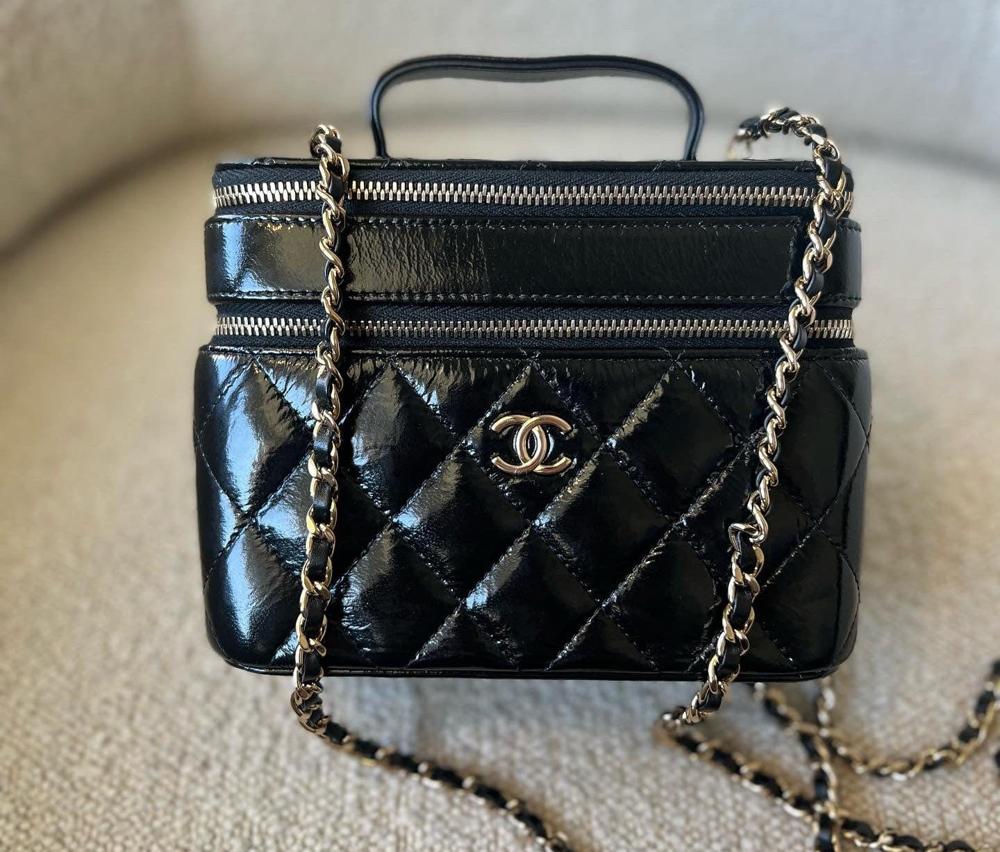 CHANEL Handbag 22B Black Shiny Lambskin Vanity with Chain LGHW -Knockoff
