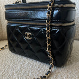 CHANEL Handbag 22B Black Shiny Lambskin Vanity with Chain LGHW -Knockoff
