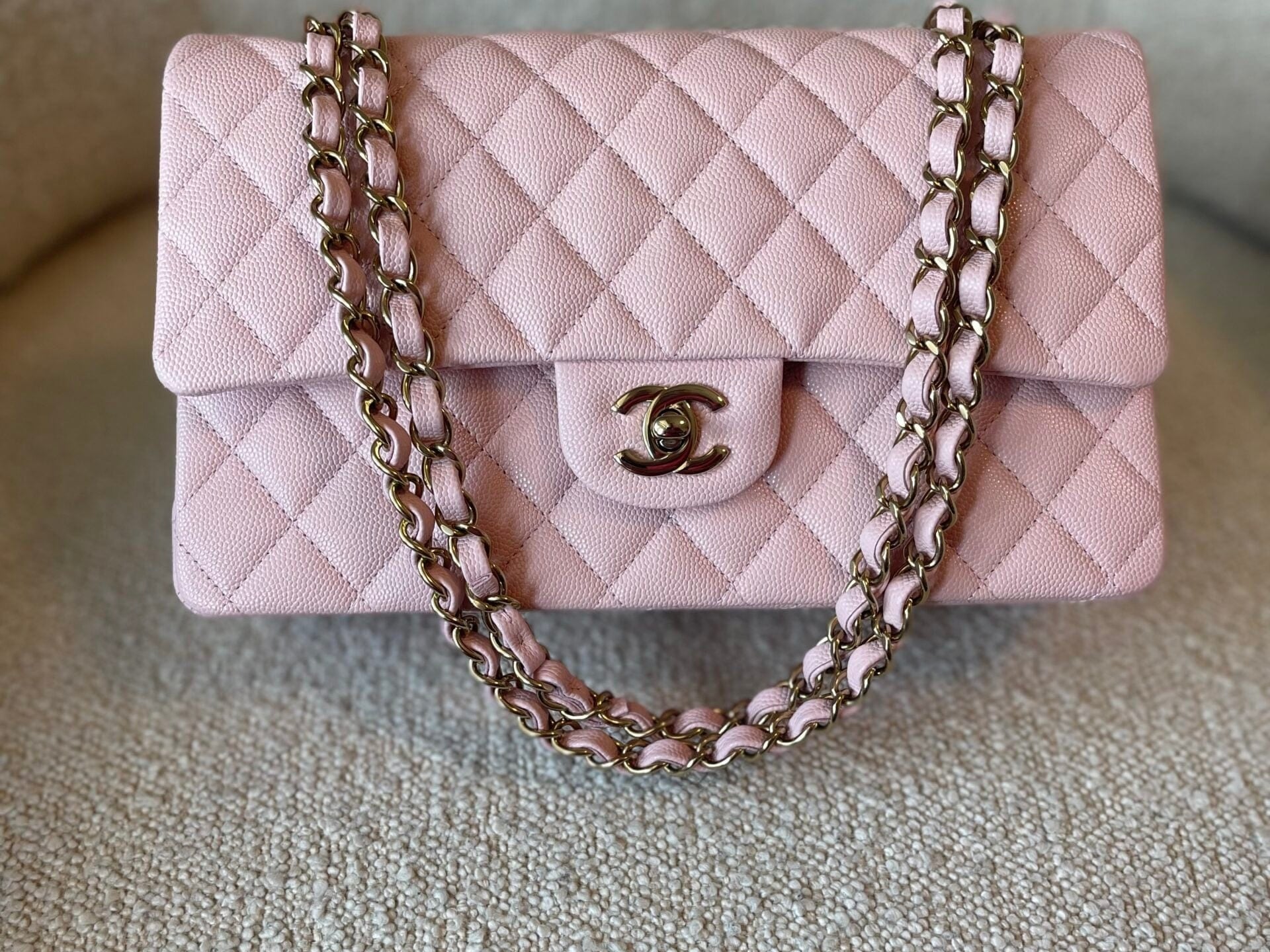 CHANEL Handbag 22B Rose Claire/ light pink Caviar Quilted Classic Double Flap Medium Light Gold Hardware -Knockoff
