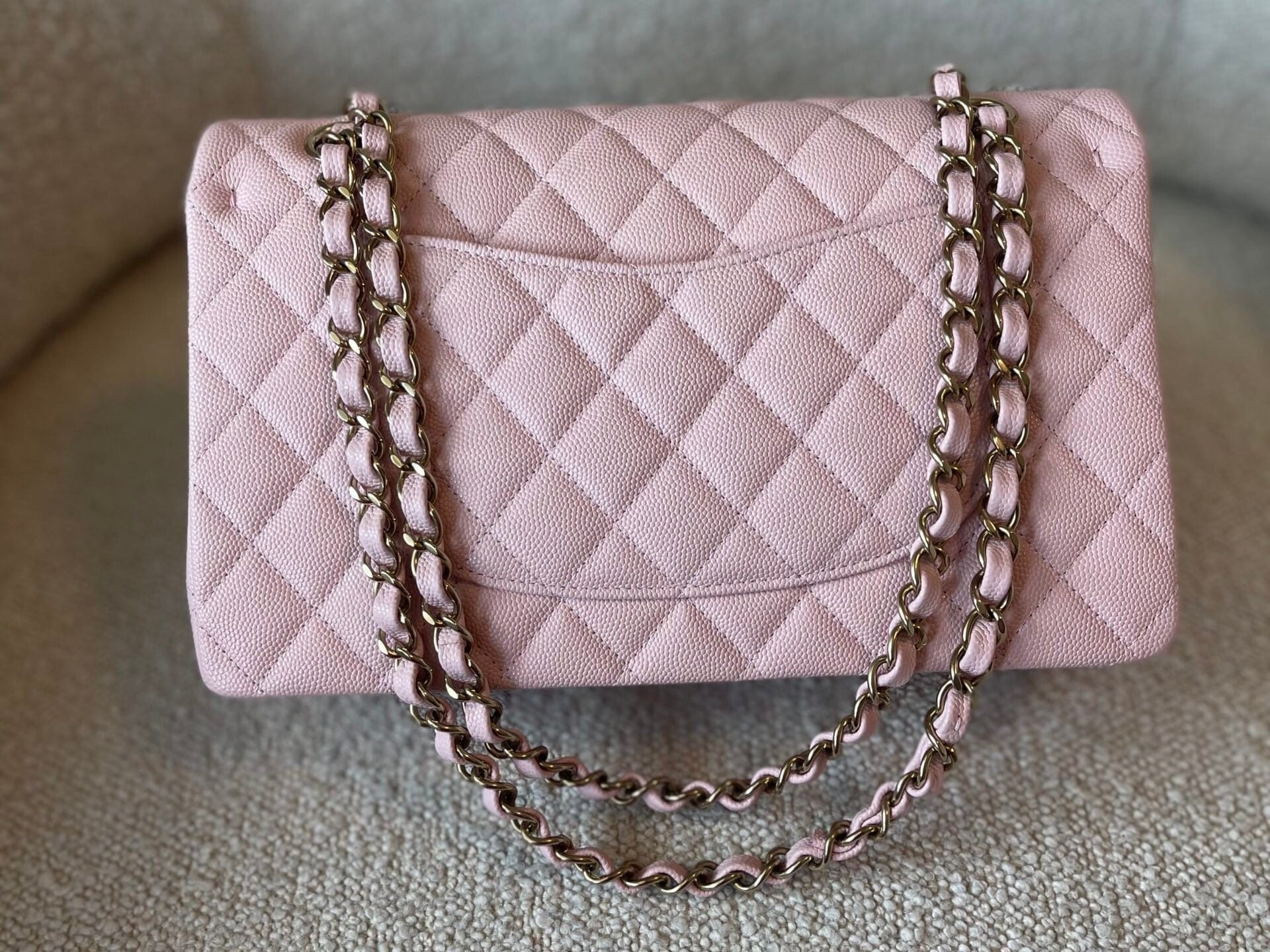 CHANEL Handbag 22B Rose Claire/ light pink Caviar Quilted Classic Double Flap Medium Light Gold Hardware -Knockoff
