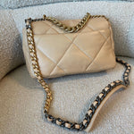 CHANEL Handbag 22C Beige Clair 19 Flap Small MHW -Knockoff
