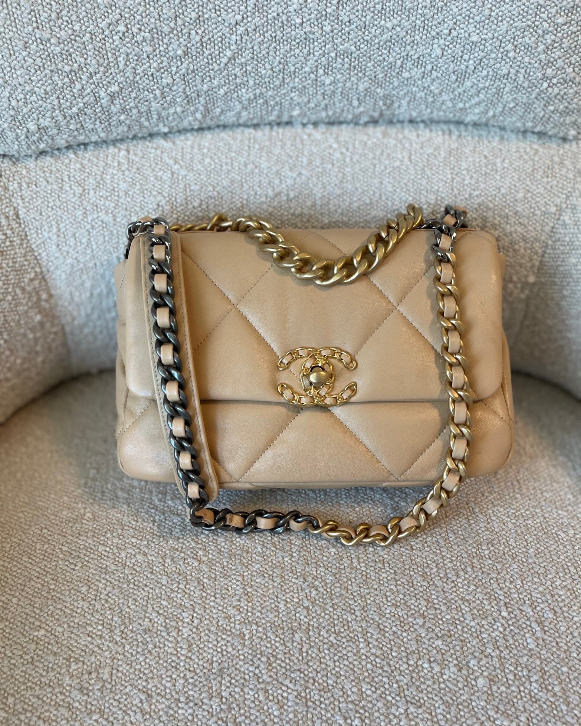 CHANEL Handbag 22C Beige Clair 19 Flap Small MHW -Knockoff
