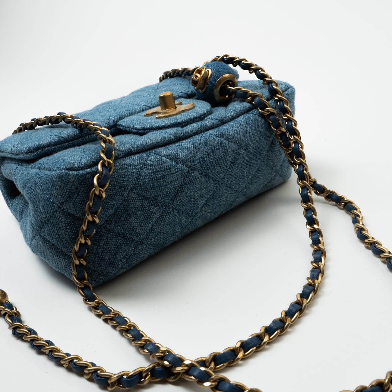 CHANEL Handbag 22C Blue Denim Pearl Crush Square Mini Flap AGHW -Knockoff
