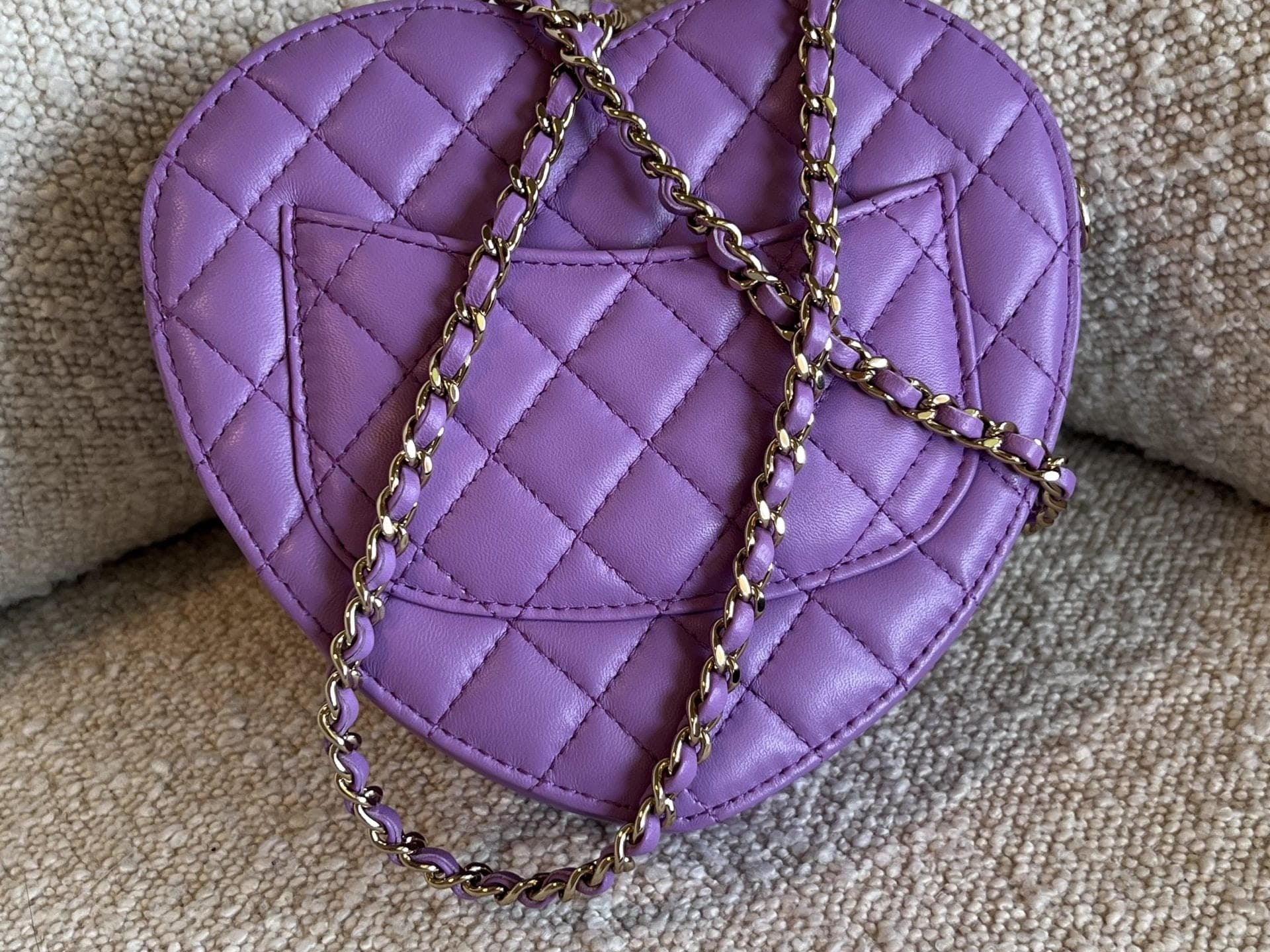 CHANEL Handbag 22C In Love Purple Lambskin Large Heart Bag LGHW -Knockoff
