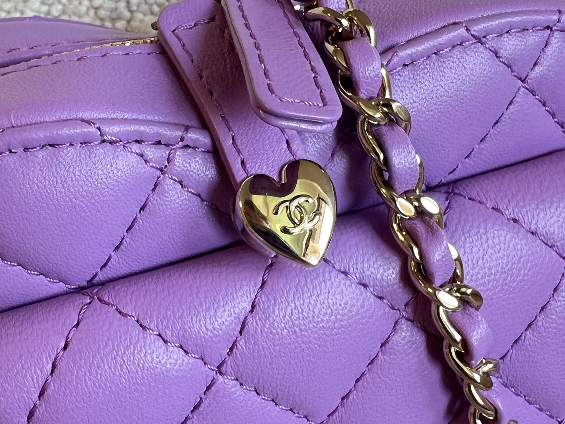 CHANEL Handbag 22C In Love Purple Lambskin Large Heart Bag LGHW -Knockoff
