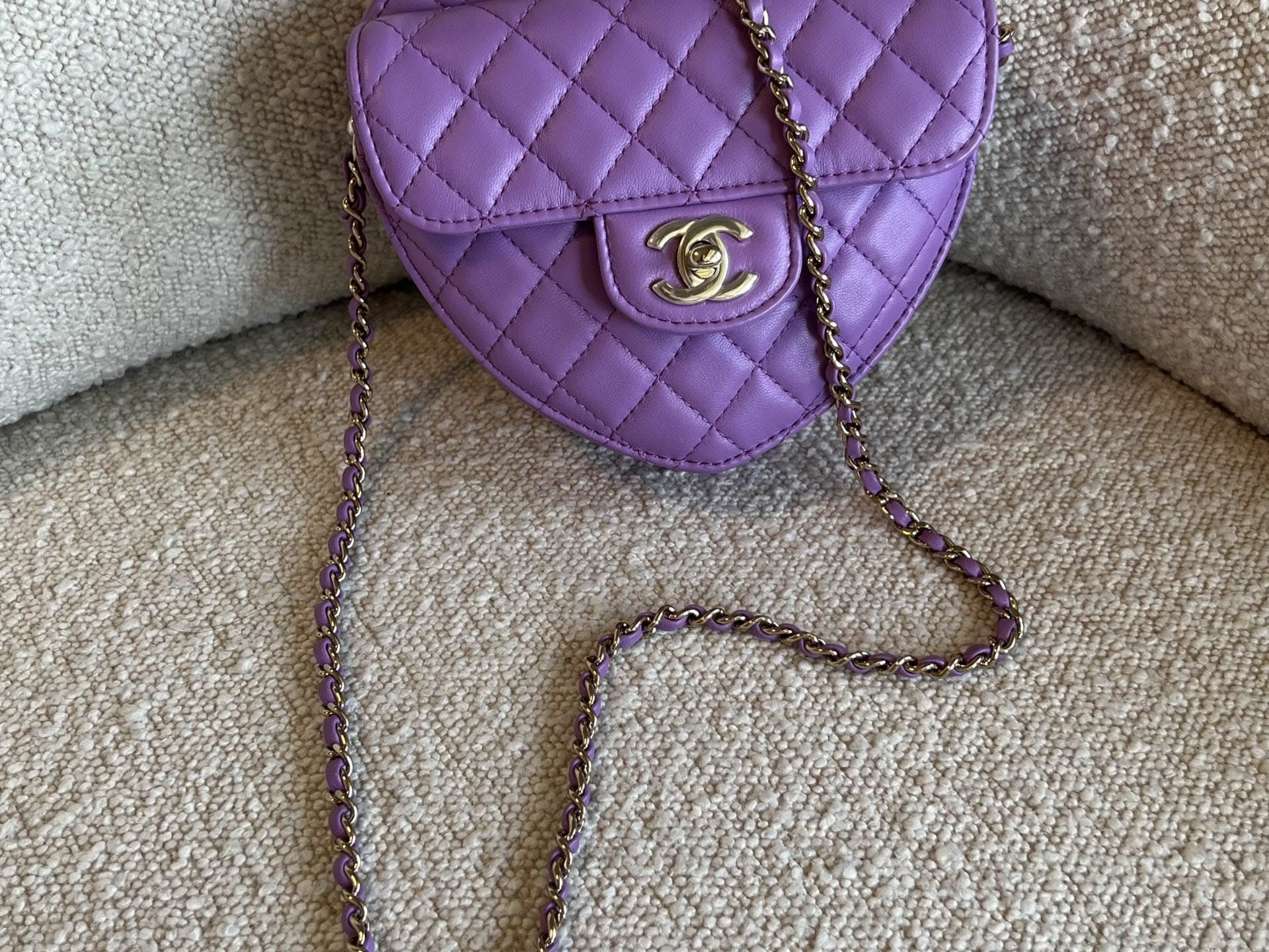 CHANEL Handbag 22C In Love Purple Lambskin Large Heart Bag LGHW -Knockoff
