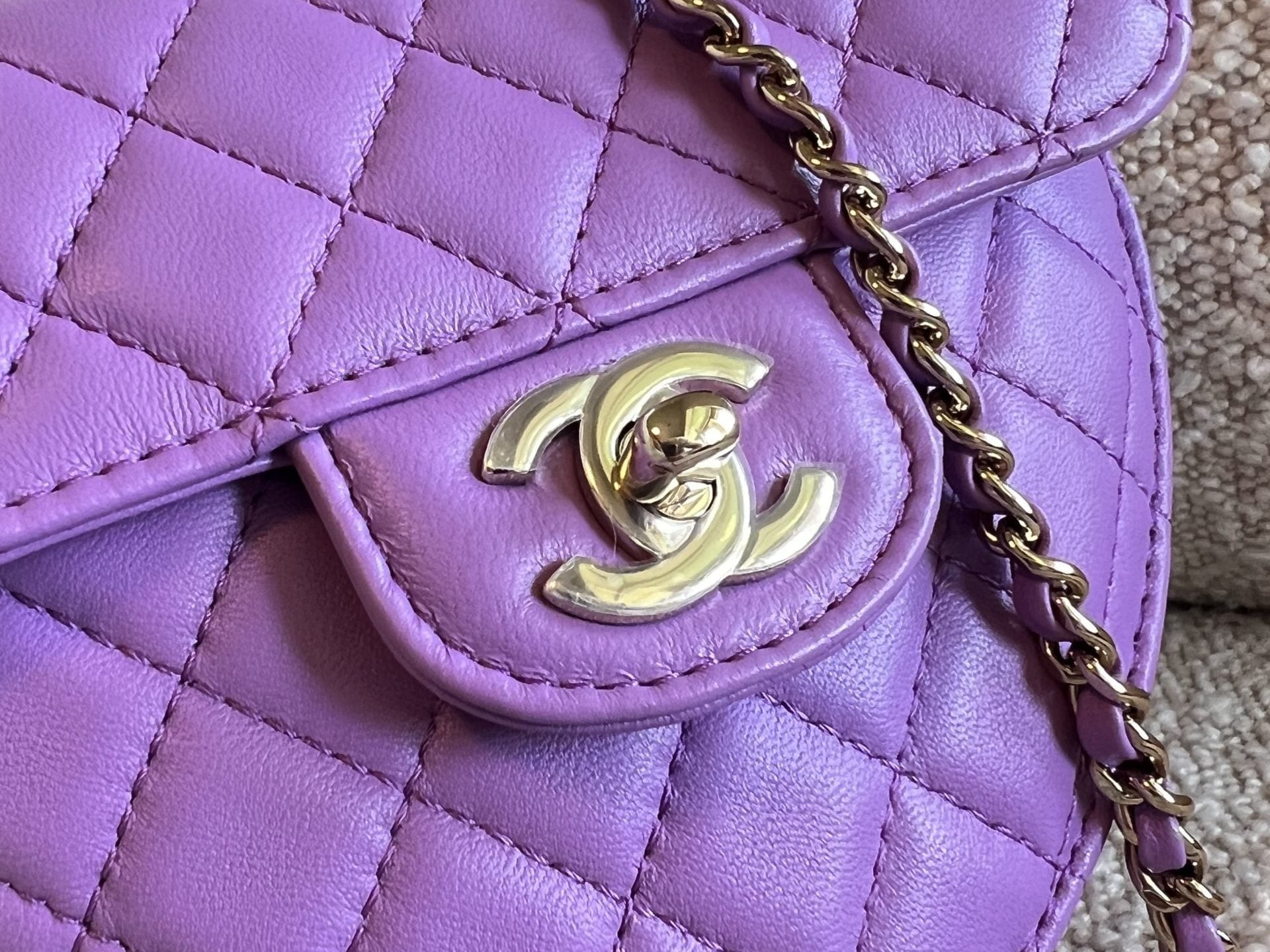 CHANEL Handbag 22C In Love Purple Lambskin Large Heart Bag LGHW -Knockoff
