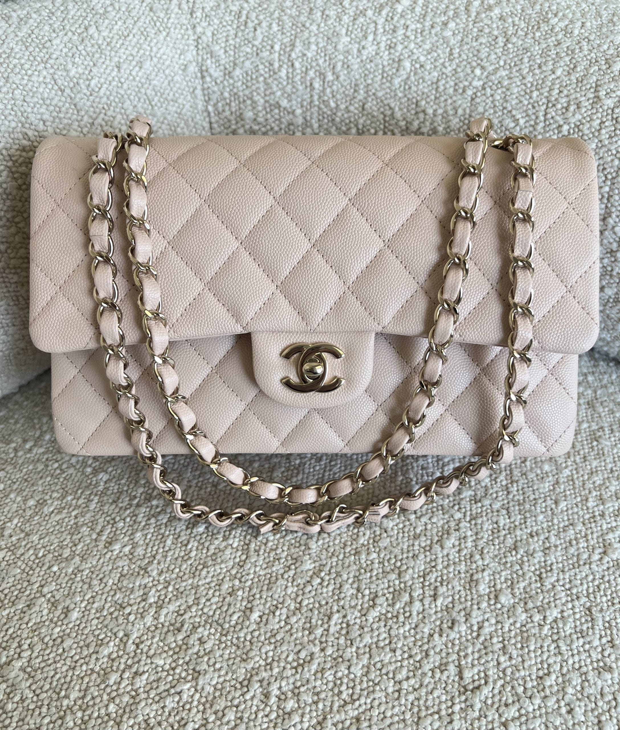 CHANEL Handbag 22C Light Beige Caviar Quilted Classic Flap Medium LGHW -Knockoff
