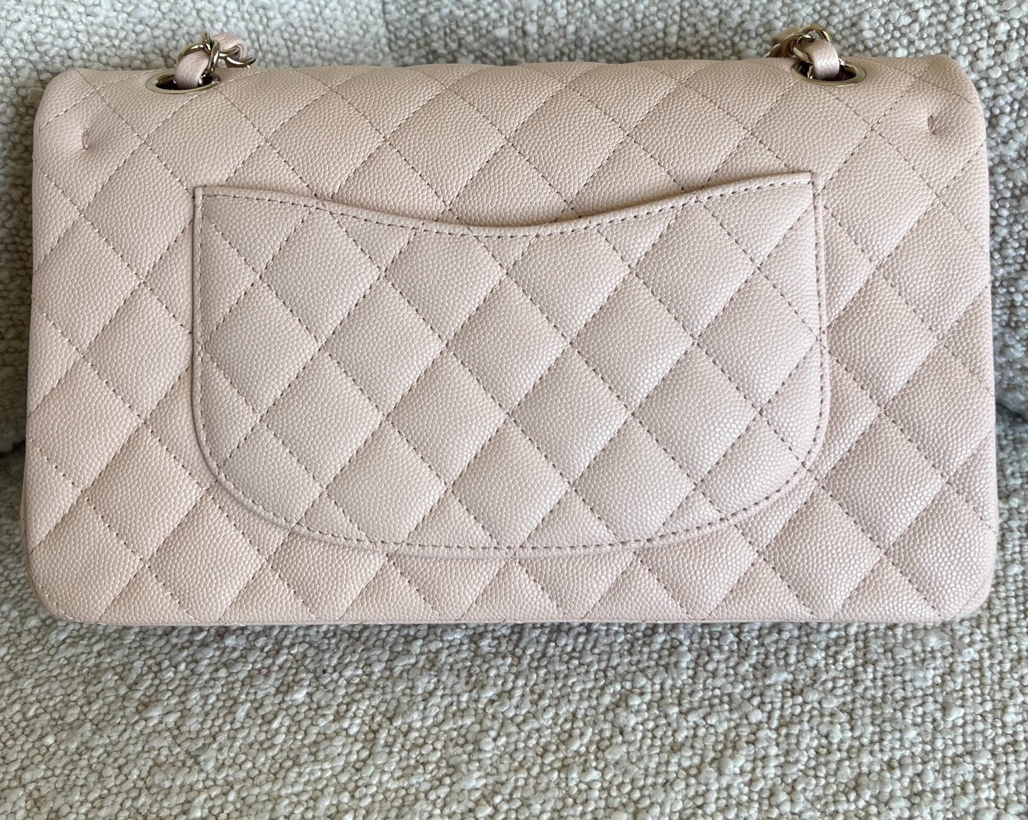 CHANEL Handbag 22C Light Beige Caviar Quilted Classic Flap Medium LGHW -Knockoff
