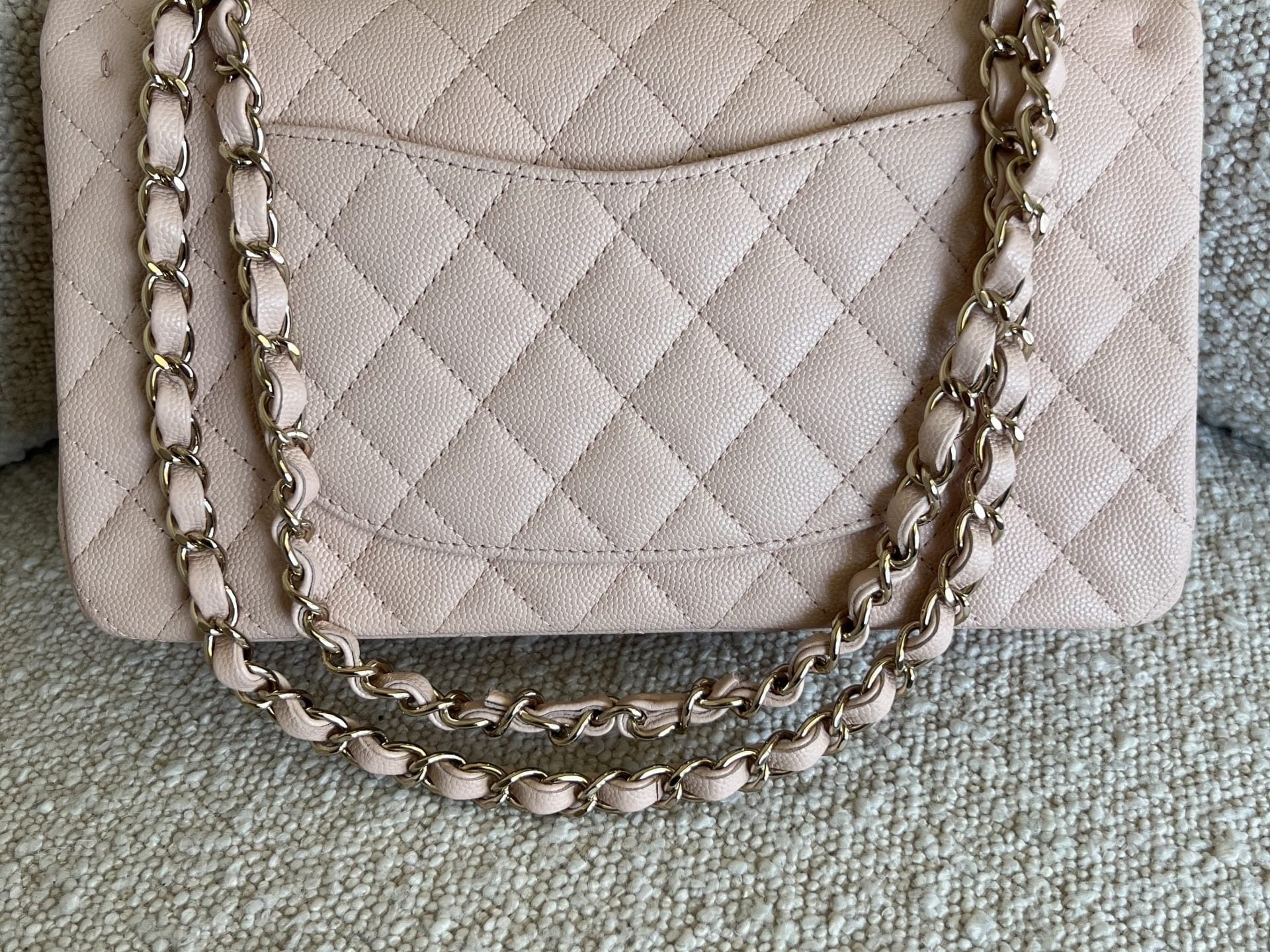 CHANEL Handbag 22C Light Beige Caviar Quilted Classic Flap Medium LGHW -Knockoff
