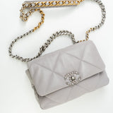 CHANEL Handbag 22C Light Grey Lambskin Quilted 19 Flap Small -Knockoff
