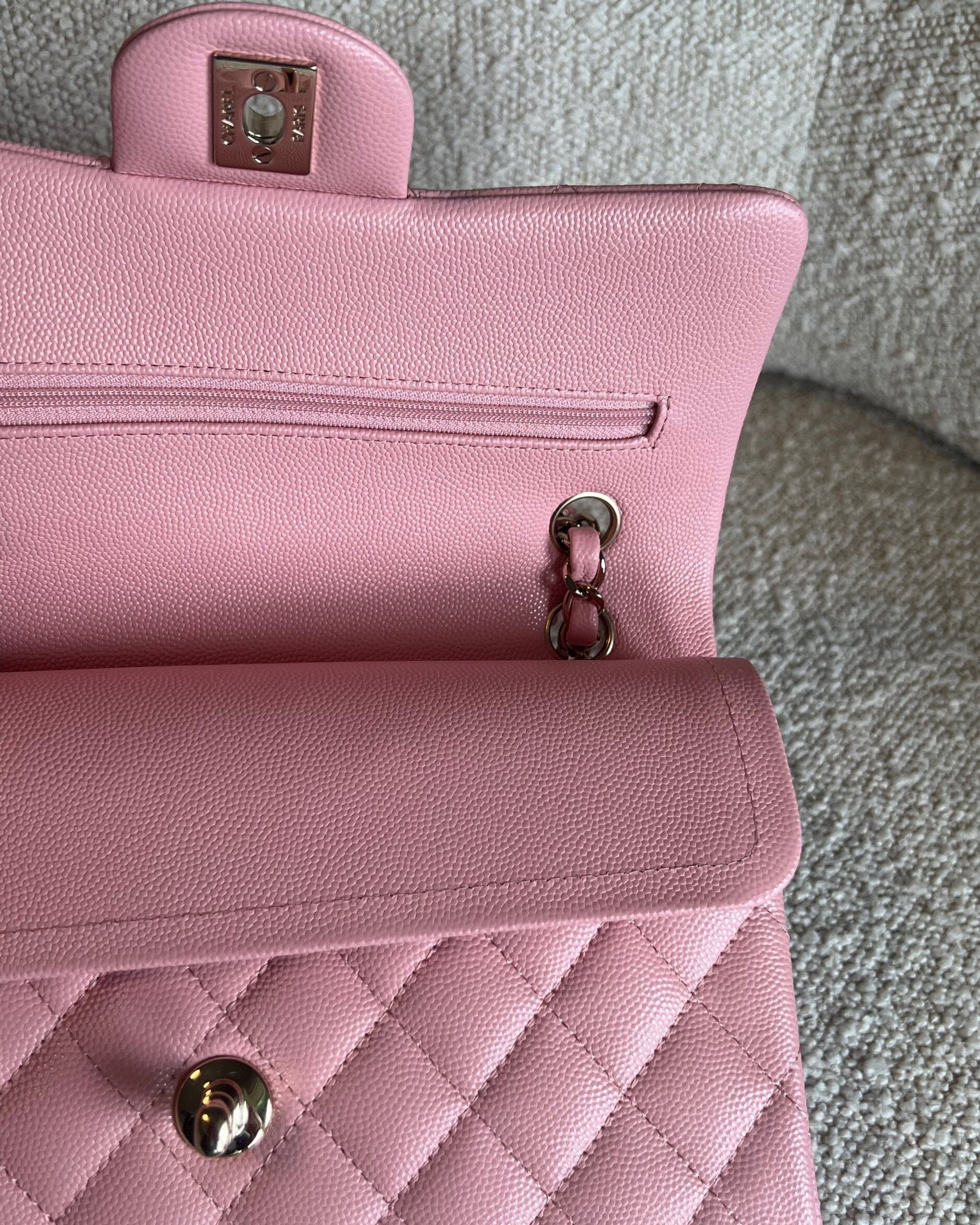 CHANEL Handbag 22C Sakura Pink Caviar Quilted Classic Flap Small LGHW -Knockoff
