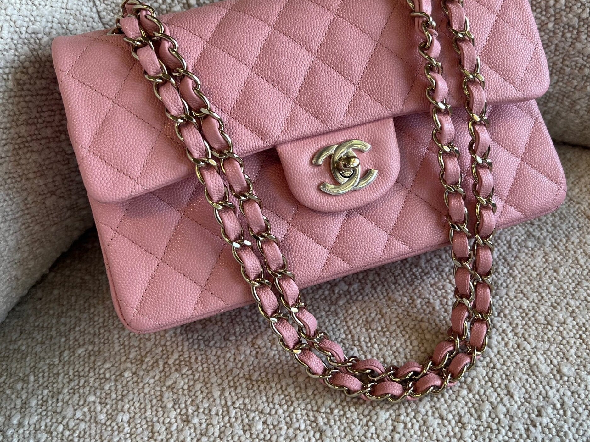 CHANEL Handbag 22C Sakura Pink Caviar Quilted Classic Flap Small LGHW -Knockoff
