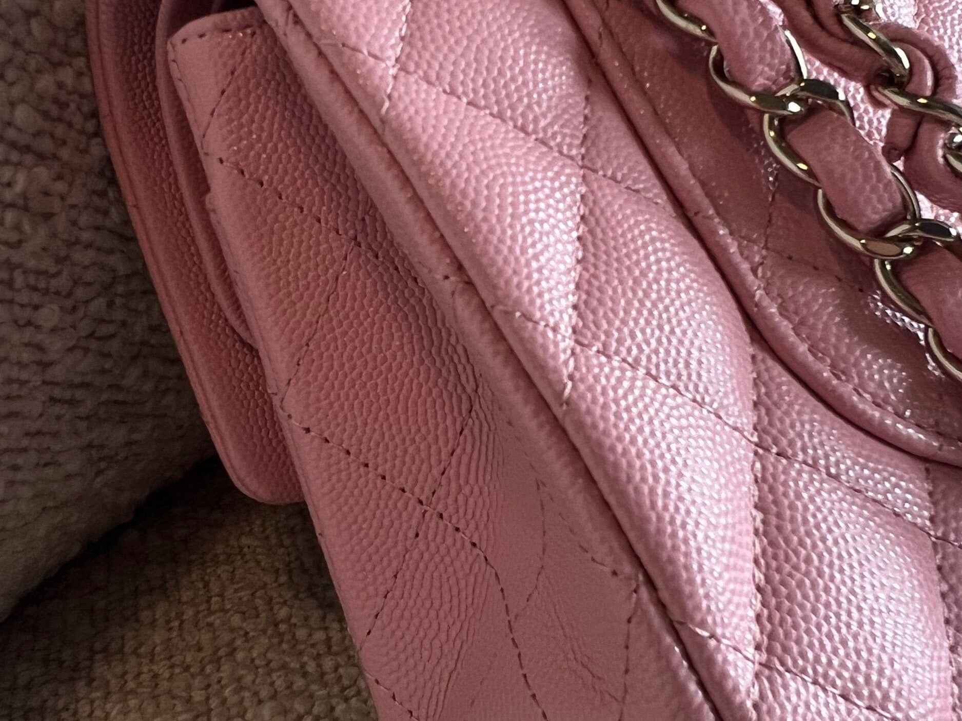 CHANEL Handbag 22C Sakura Pink Caviar Quilted Classic Flap Small LGHW -Knockoff
