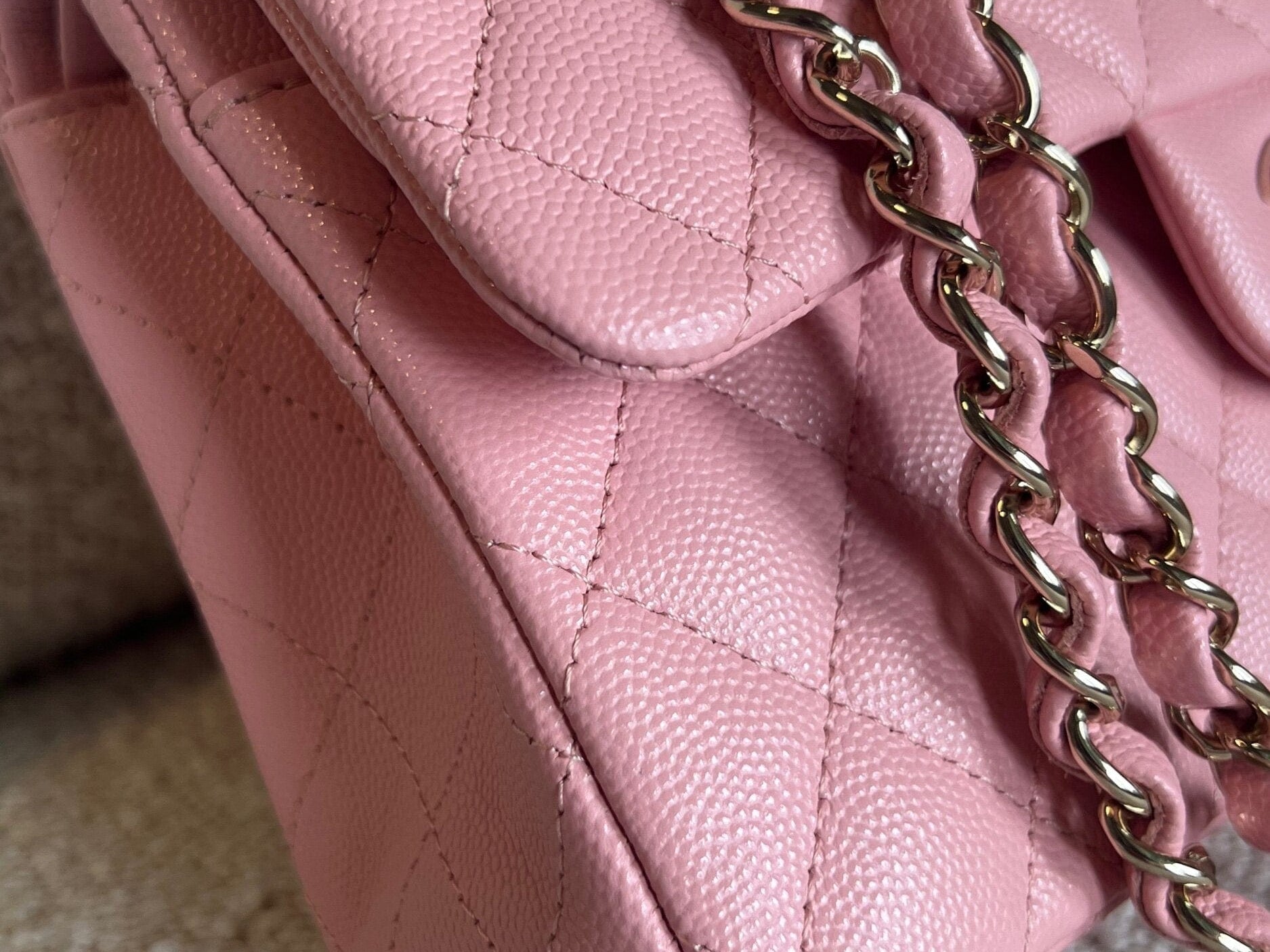 CHANEL Handbag 22C Sakura Pink Caviar Quilted Classic Flap Small LGHW -Knockoff
