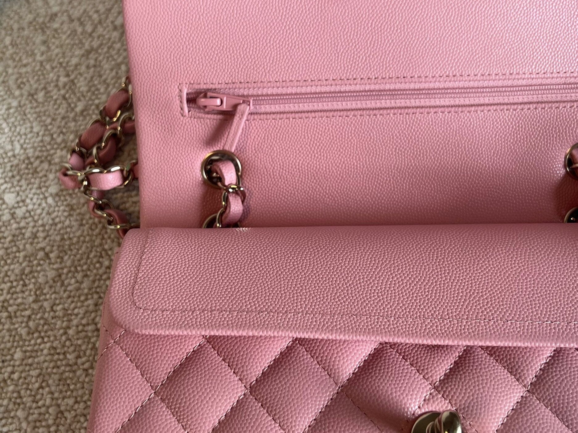 CHANEL Handbag 22C Sakura Pink Caviar Quilted Classic Flap Small LGHW -Knockoff
