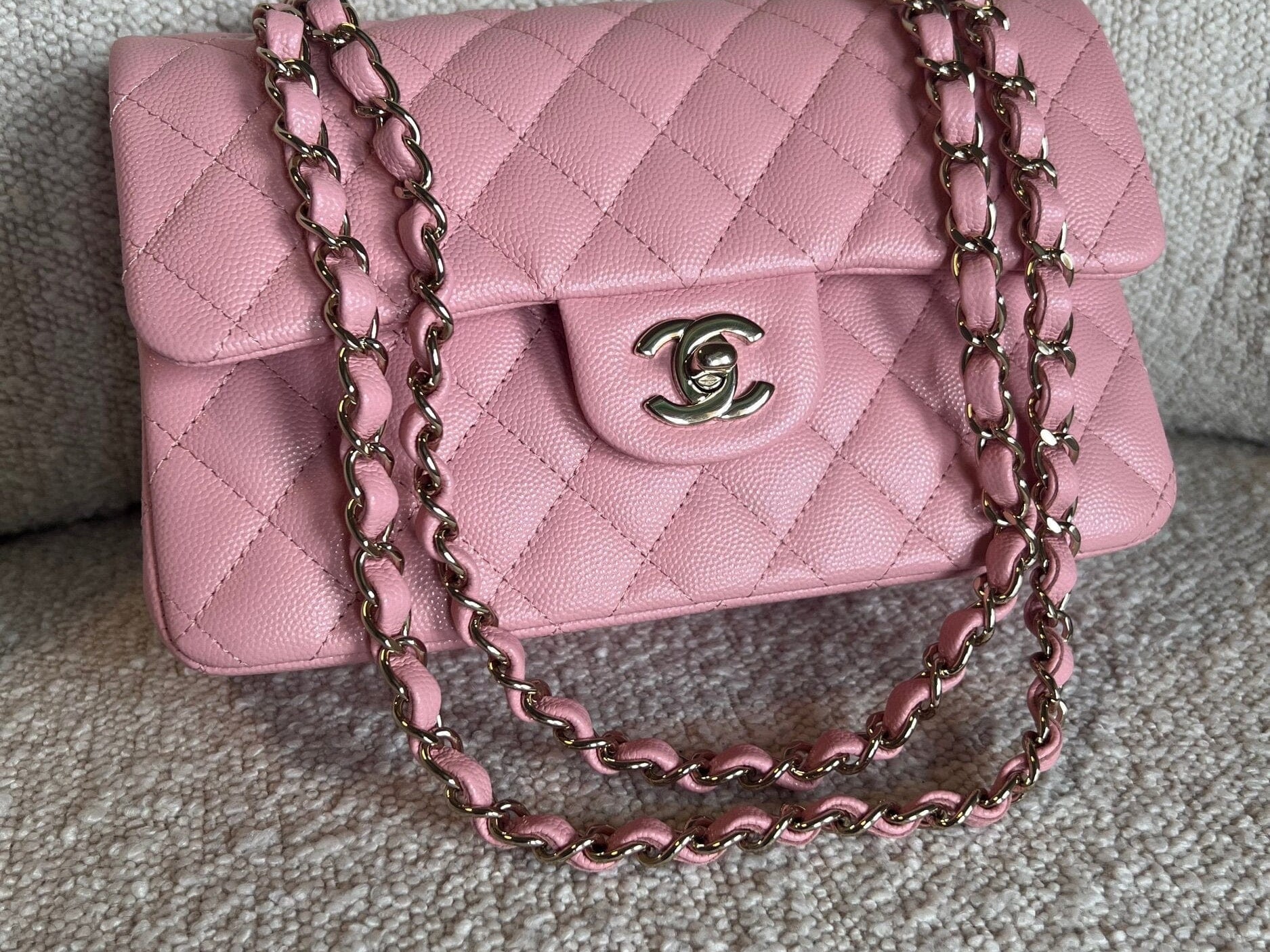 CHANEL Handbag 22C Sakura Pink Caviar Quilted Classic Flap Small LGHW -Knockoff
