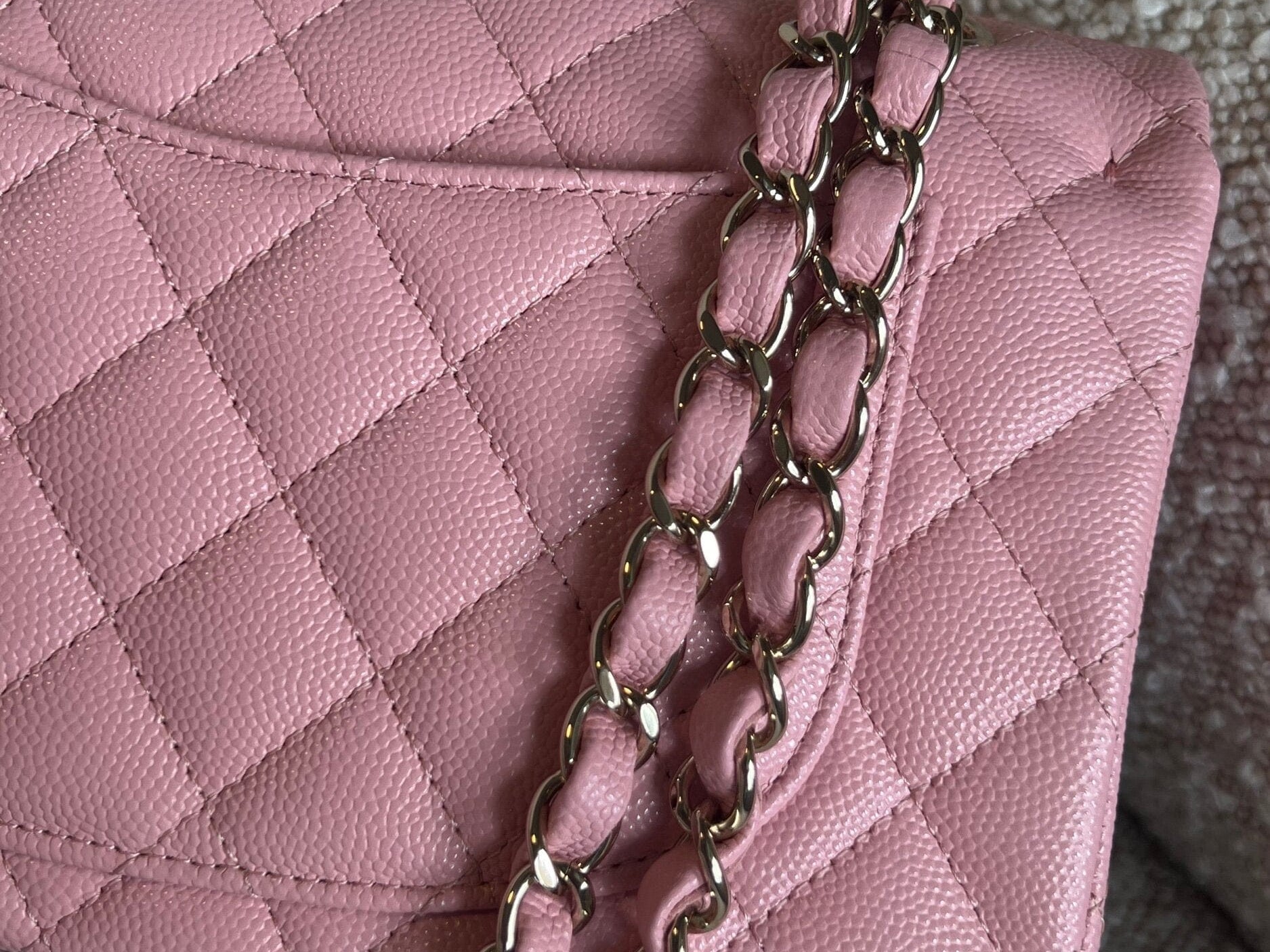 CHANEL Handbag 22C Sakura Pink Caviar Quilted Classic Flap Small LGHW -Knockoff
