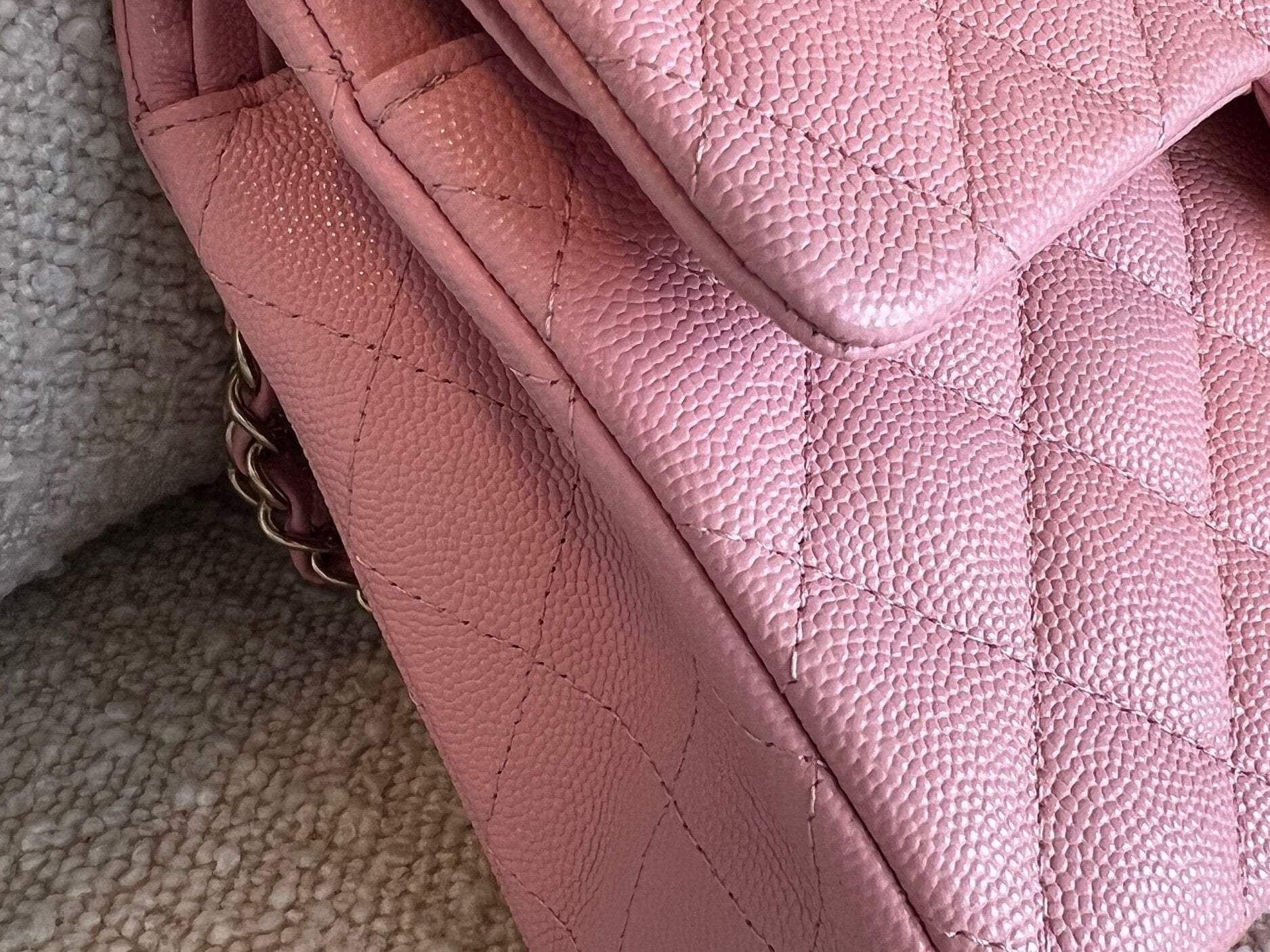 CHANEL Handbag 22C Sakura Pink Caviar Quilted Classic Flap Small LGHW -Knockoff
