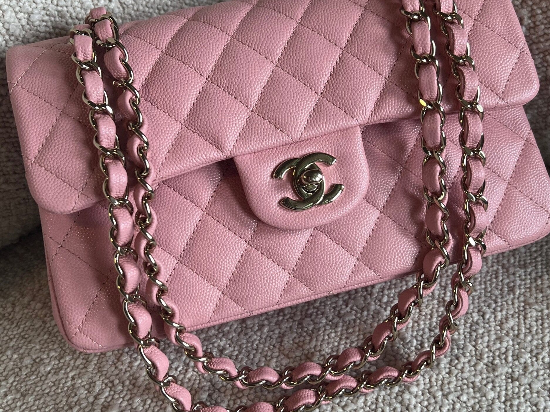 CHANEL Handbag 22C Sakura Pink Caviar Quilted Classic Flap Small LGHW -Knockoff
