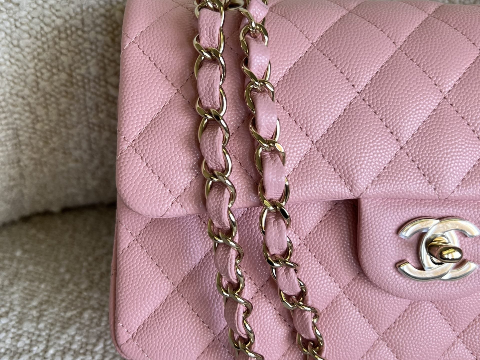 CHANEL Handbag 22C Sakura Pink Caviar Quilted Classic Flap Small LGHW -Knockoff
