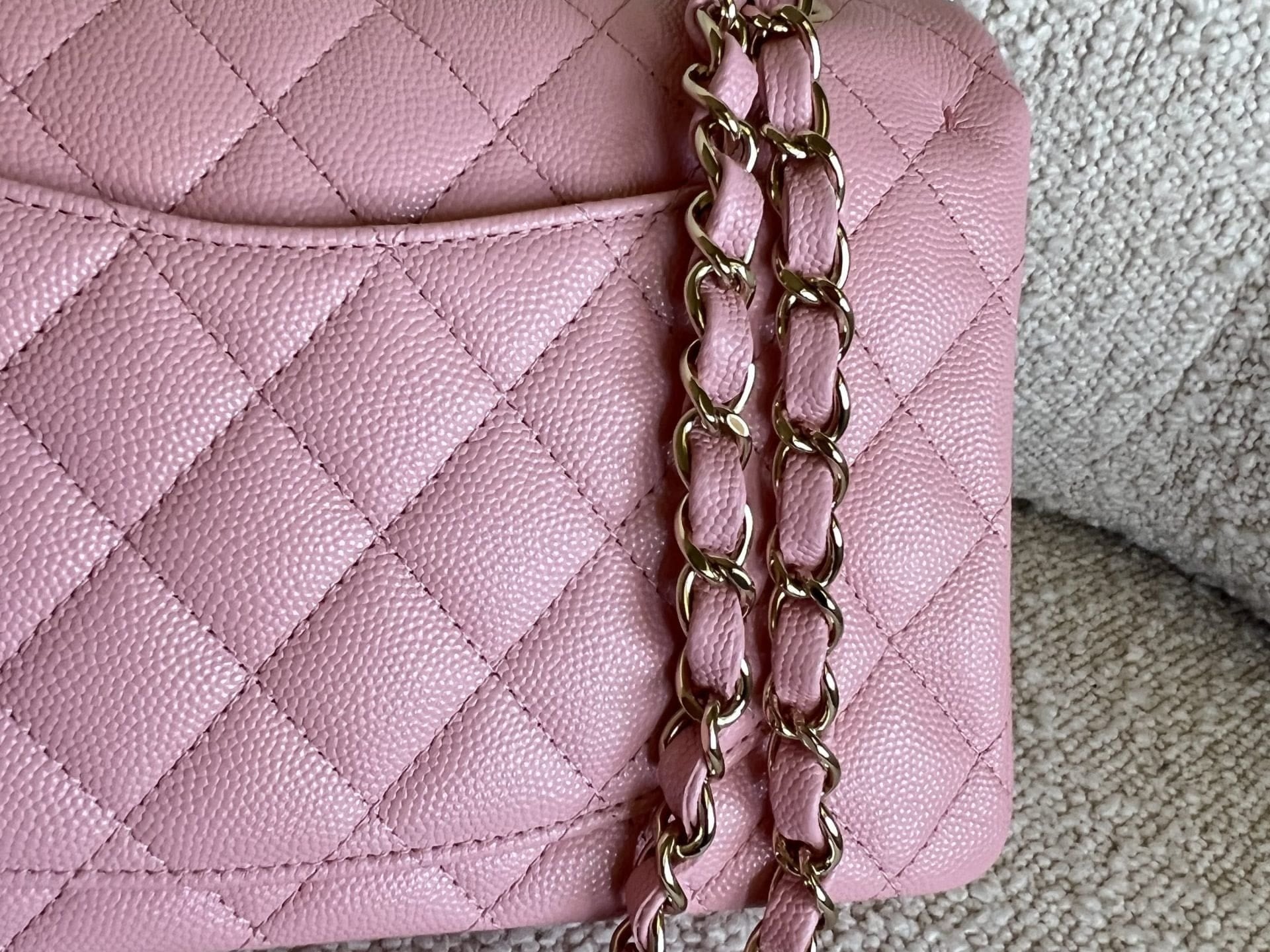 CHANEL Handbag 22C Sakura Pink Caviar Quilted Classic Flap Small LGHW -Knockoff
