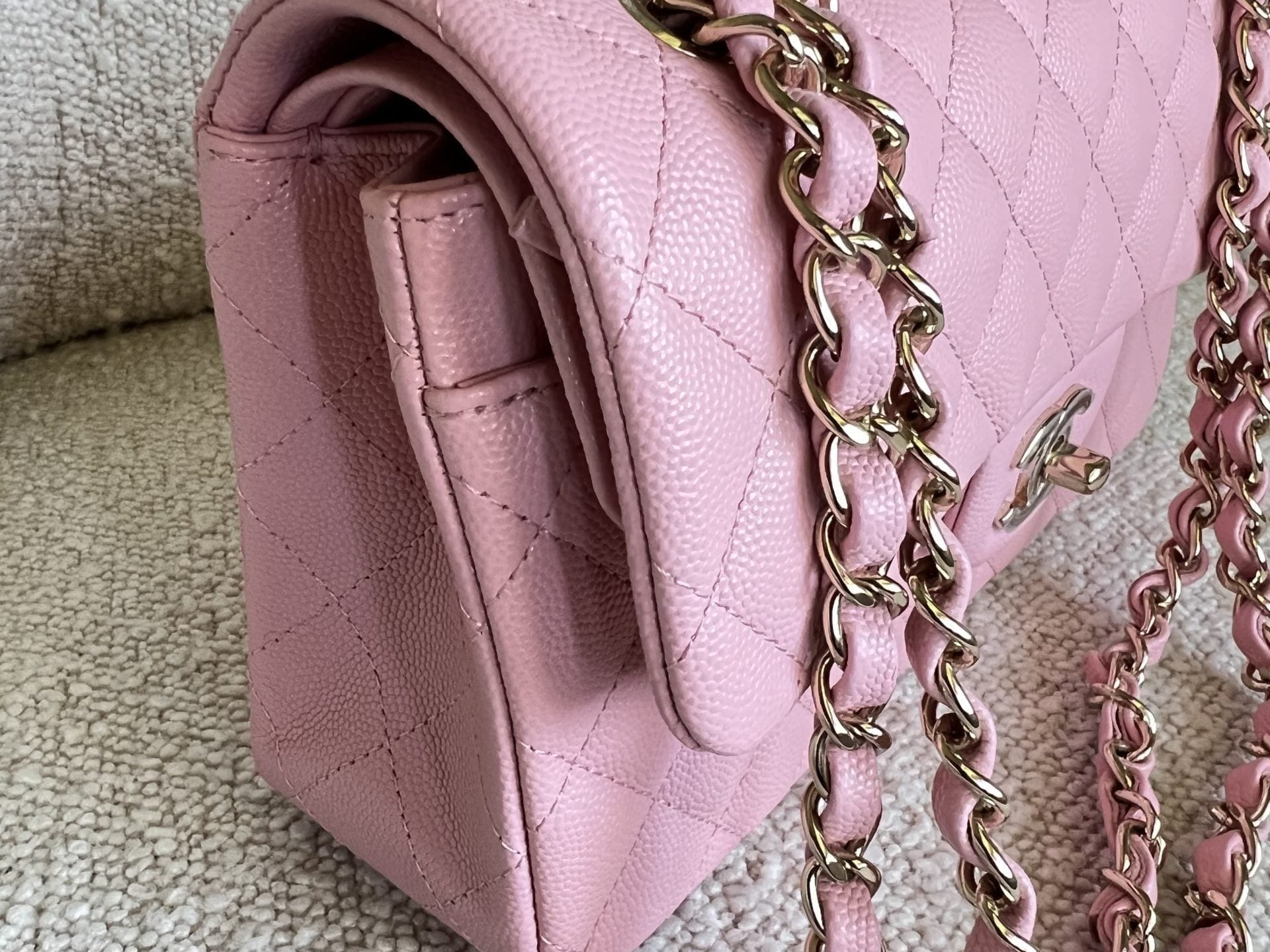 CHANEL Handbag 22C Sakura Pink Caviar Quilted Classic Flap Small LGHW -Knockoff
