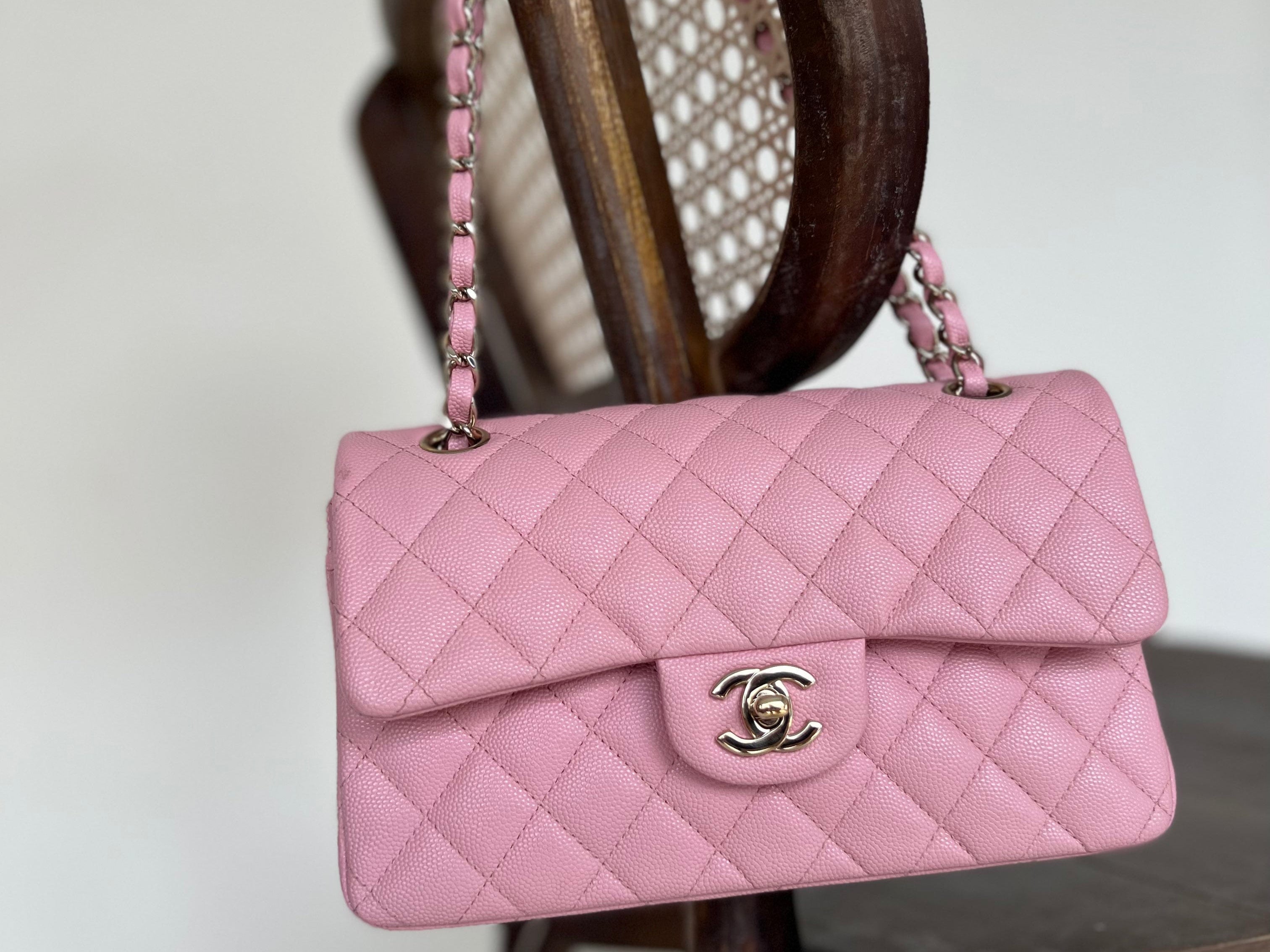 CHANEL Handbag 22C Sakura Pink Caviar Quilted Classic Flap Small LGHW -Knockoff
