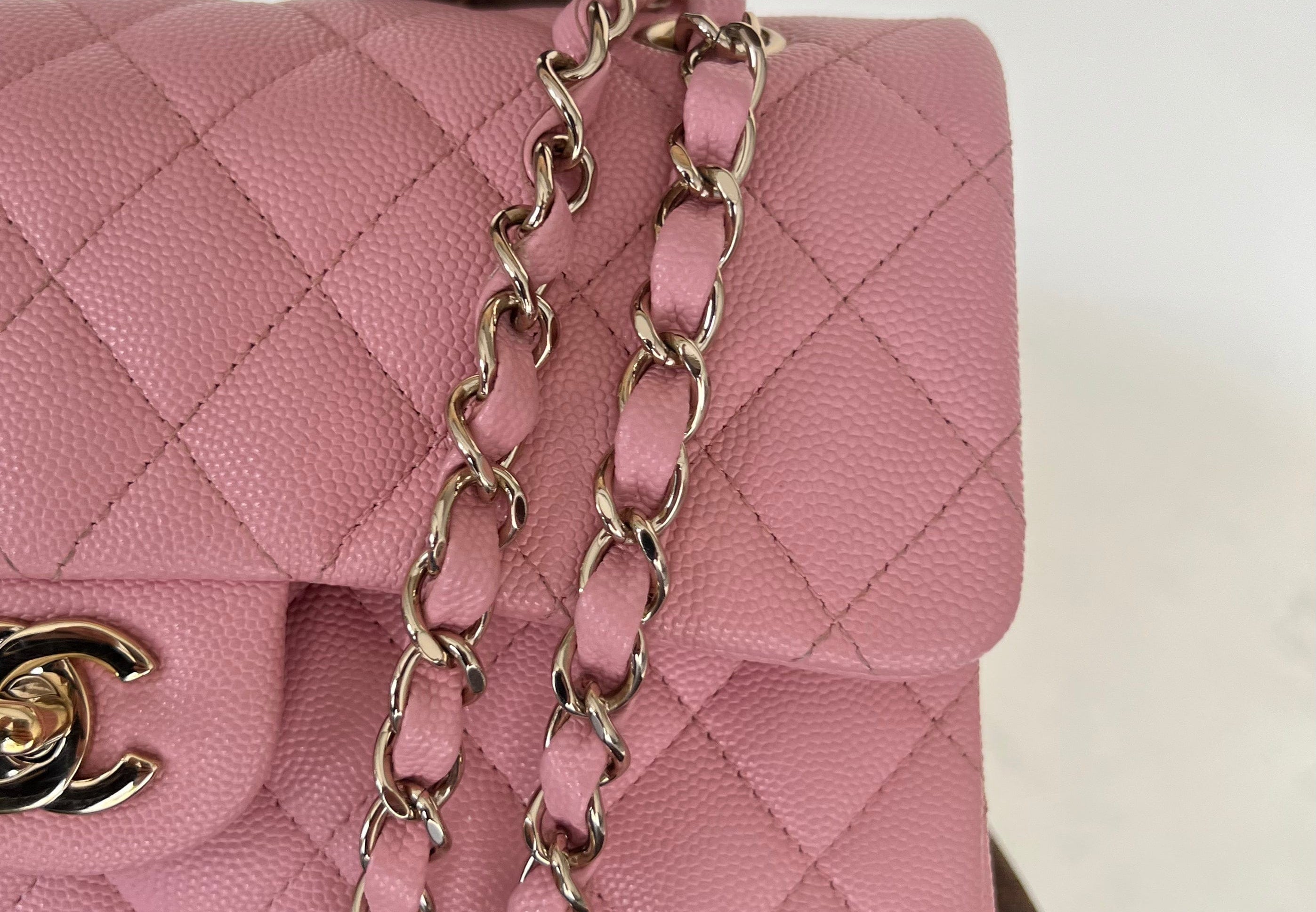 CHANEL Handbag 22C Sakura Pink Caviar Quilted Classic Flap Small LGHW -Knockoff
